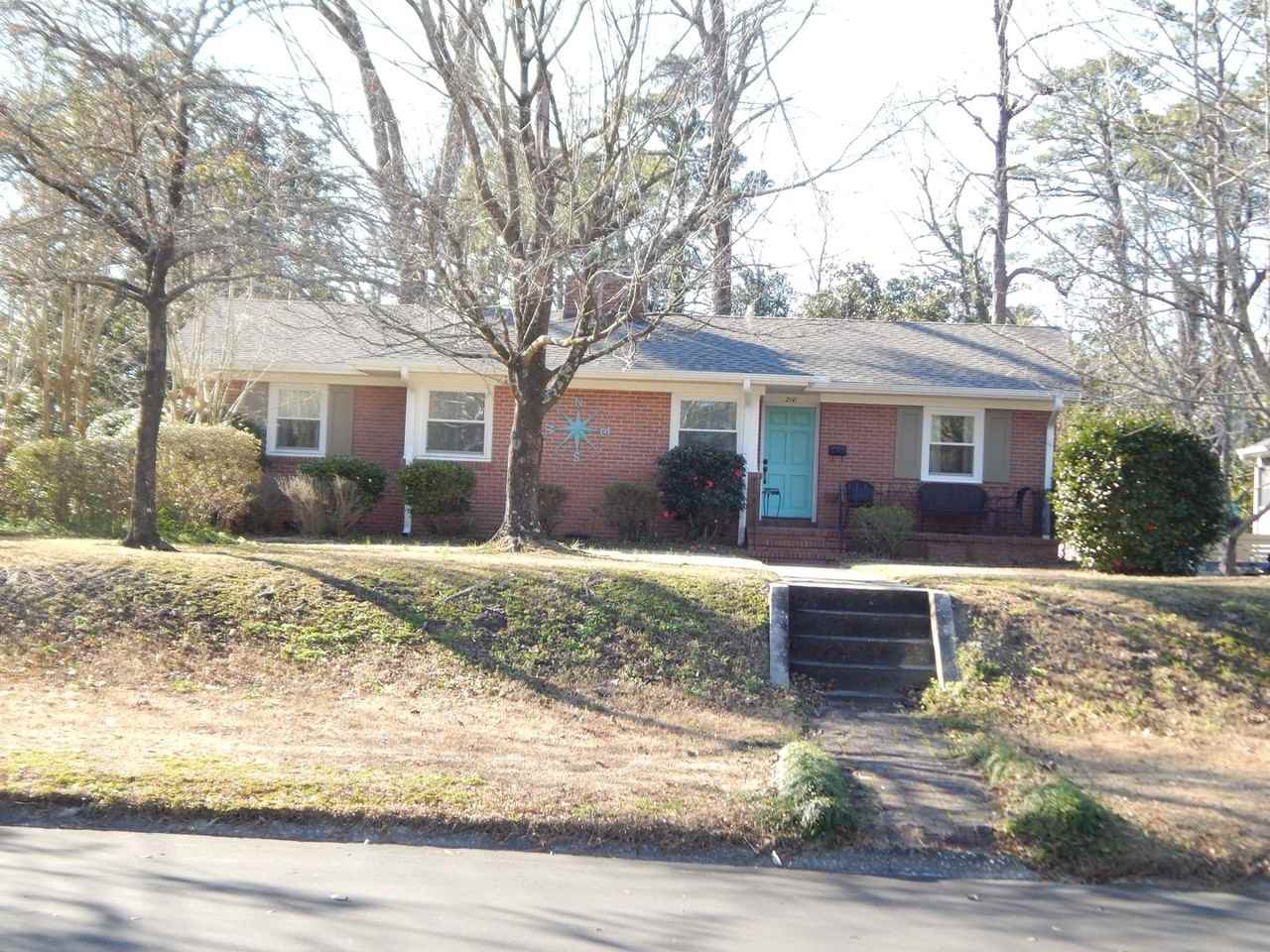 210 Wayne Dr - Photo 2 of 20