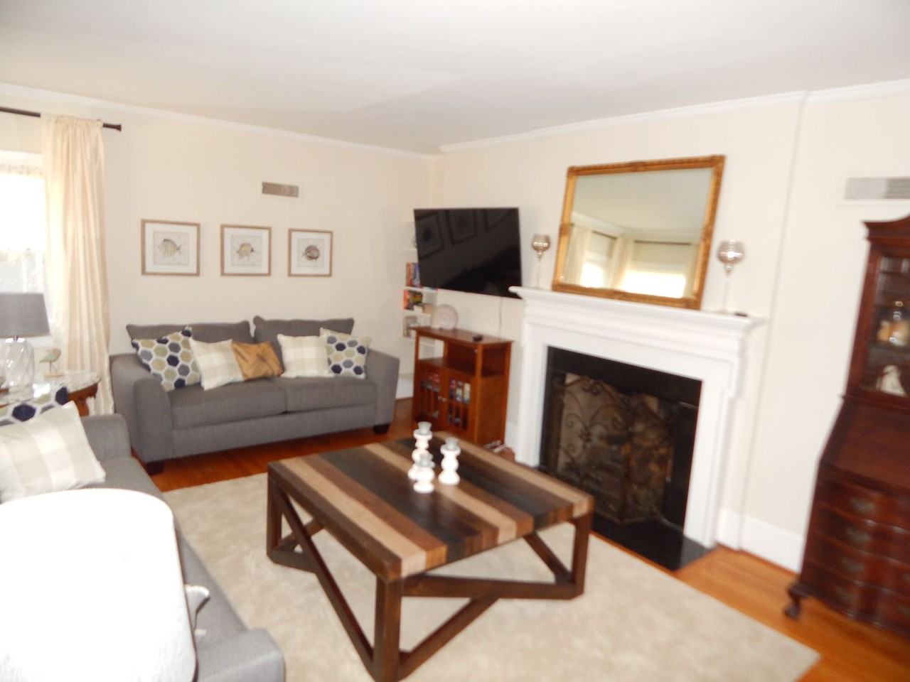 210 Wayne Dr - Photo 7 of 20