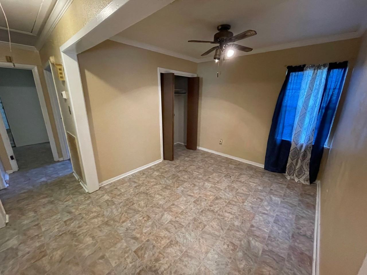 7713 Gideon St - Photo 4 of 8