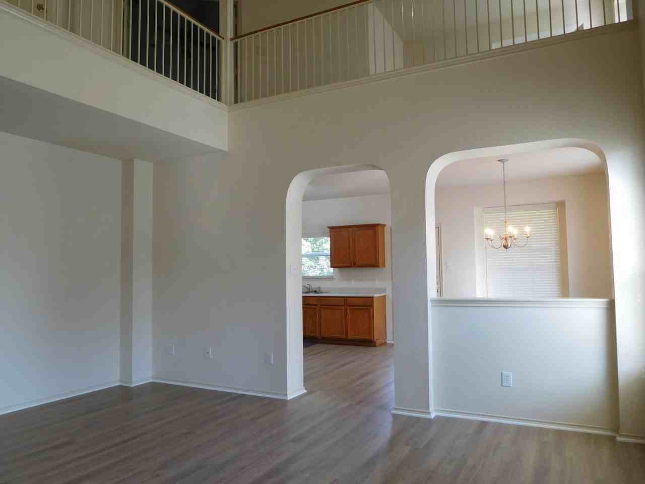 911 Middle Brook Dr - Photo 7 of 50