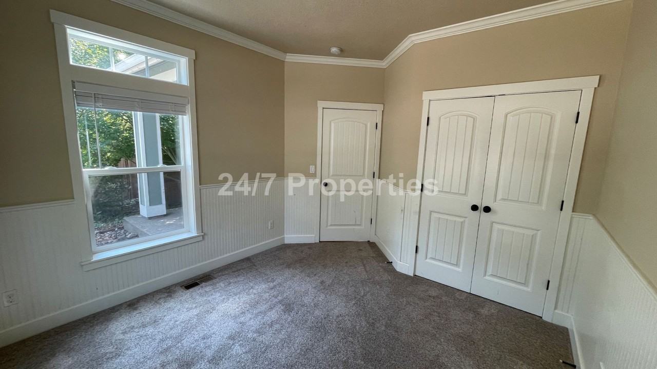 16225 Se Pinot Rd - Photo 5 of 31