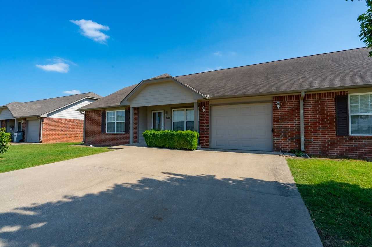 2213 W Wellington St - Photo 2 of 18