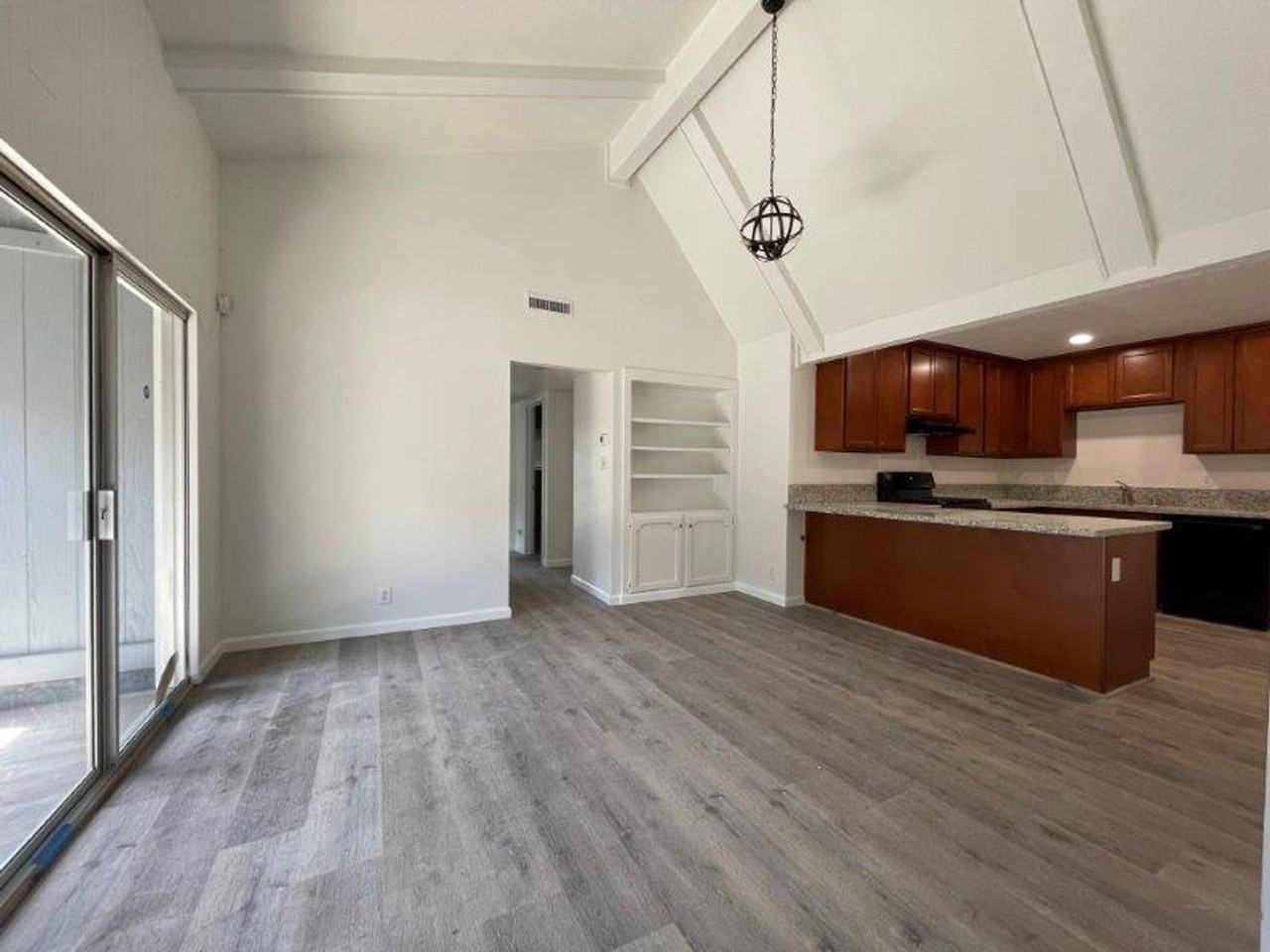 1309 Oak Terrace Ct - Photo 2 of 18