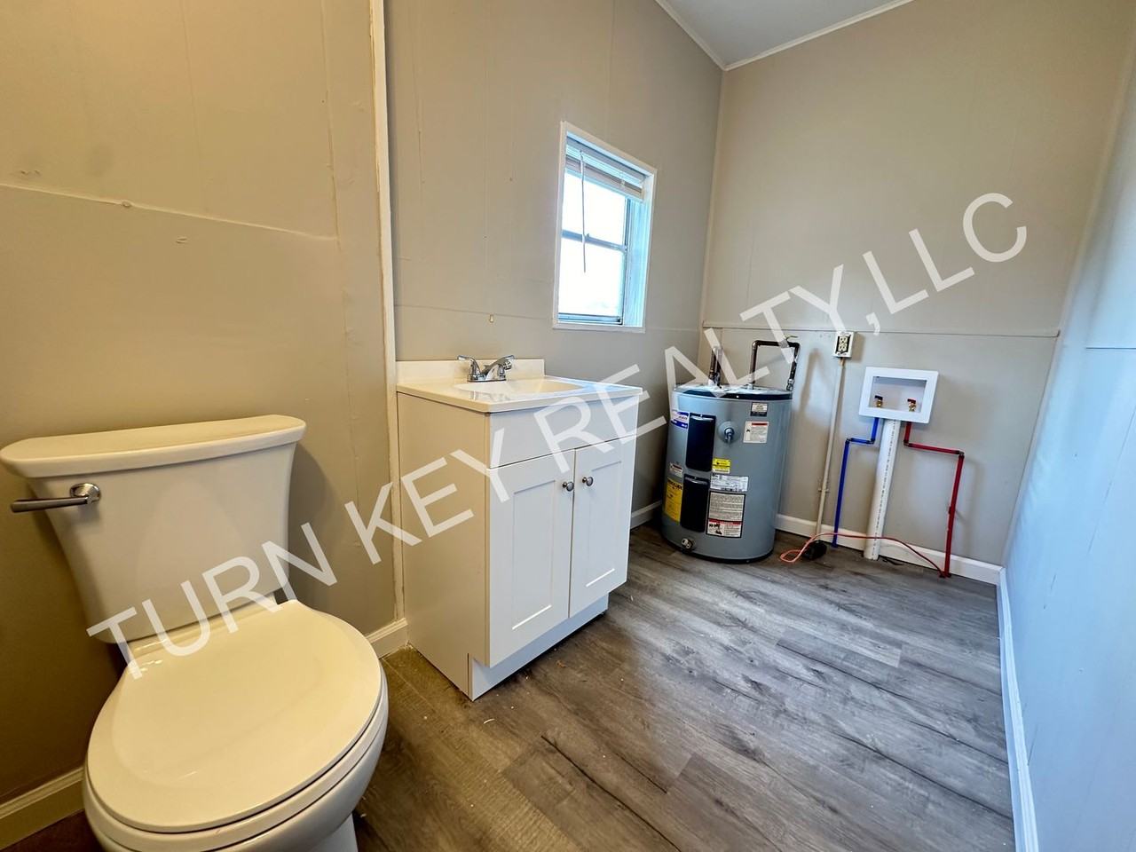 719 16th St N - Photo 3 of 15