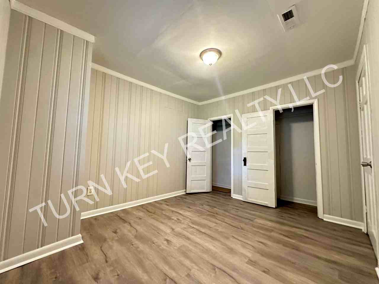 719 16th St N - Photo 6 of 15