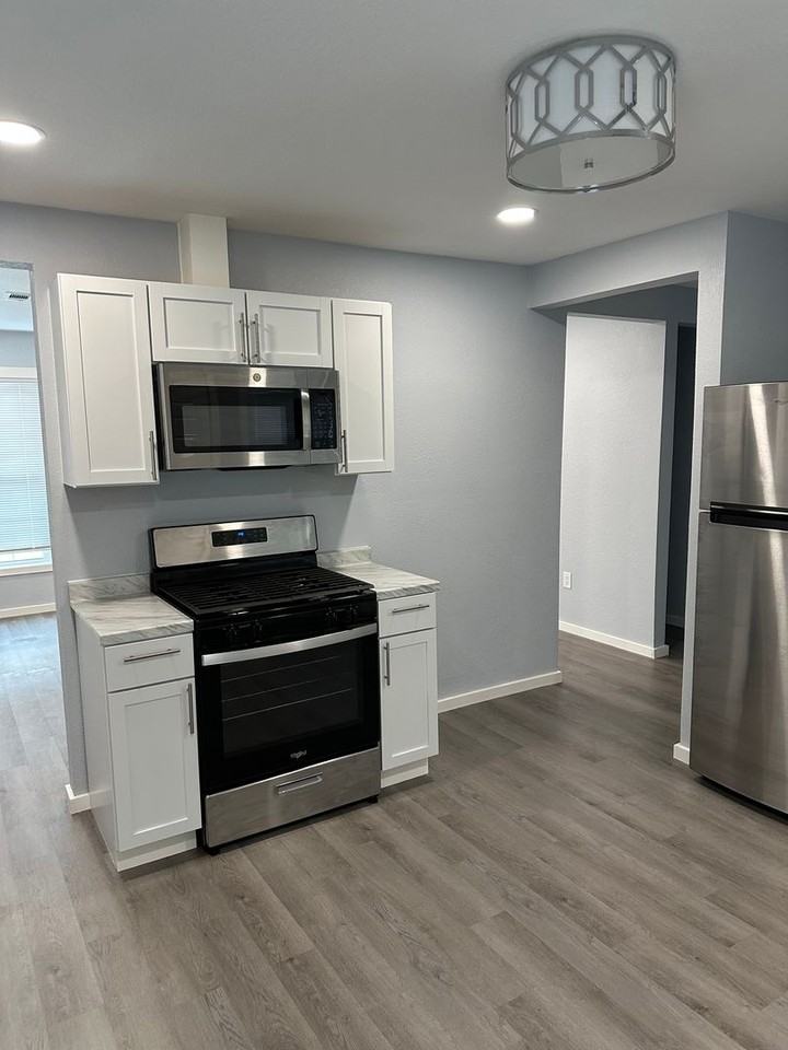 2909 Summer Ave - Photo 5 of 7