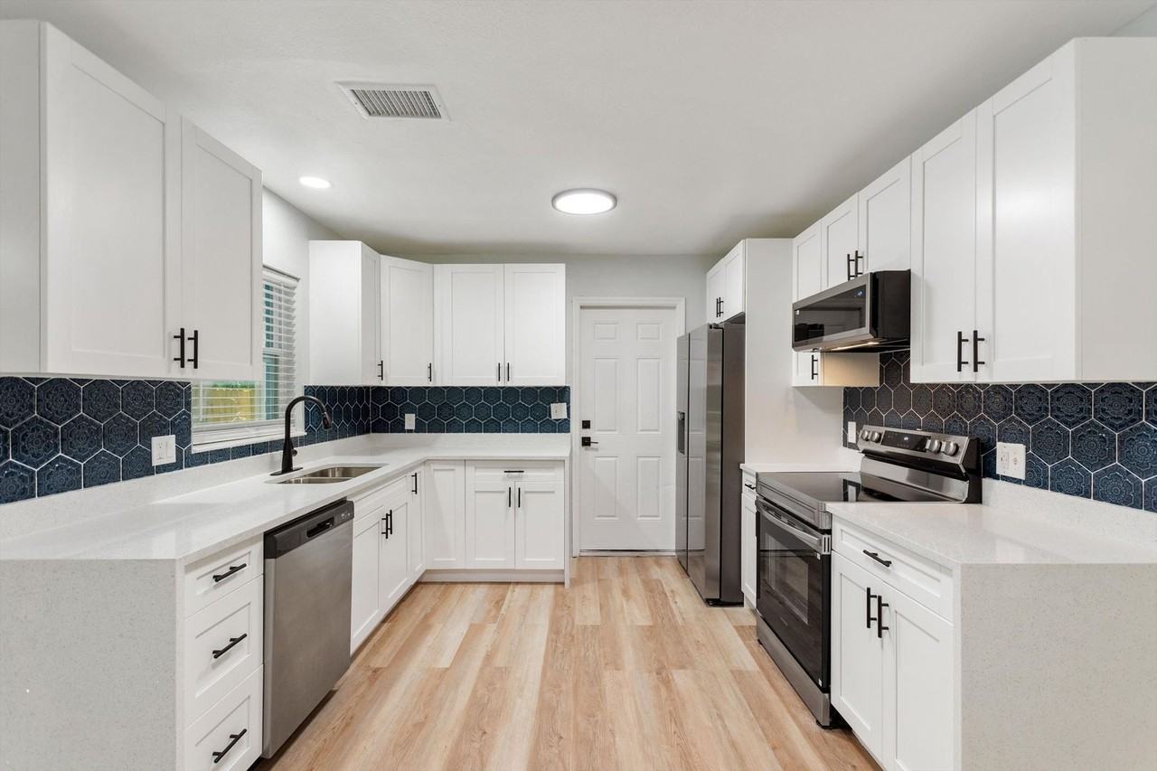 5424 14th Ave N - Photo 6 of 34