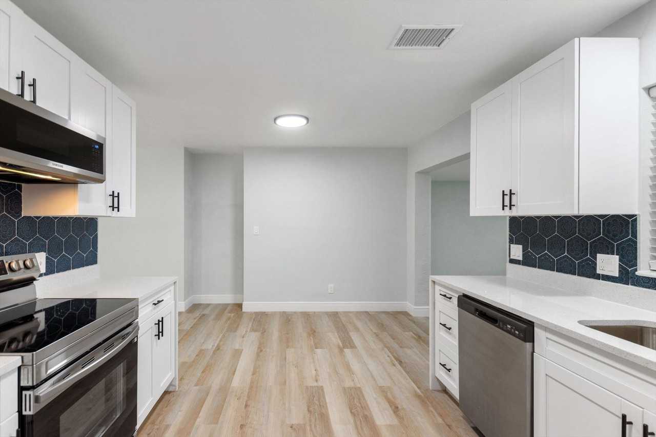 5424 14th Ave N - Photo 7 of 34