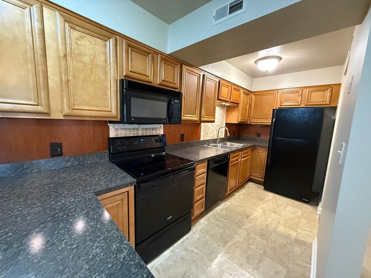 1730 Liberty Ln #14 - Photo 5 of 11