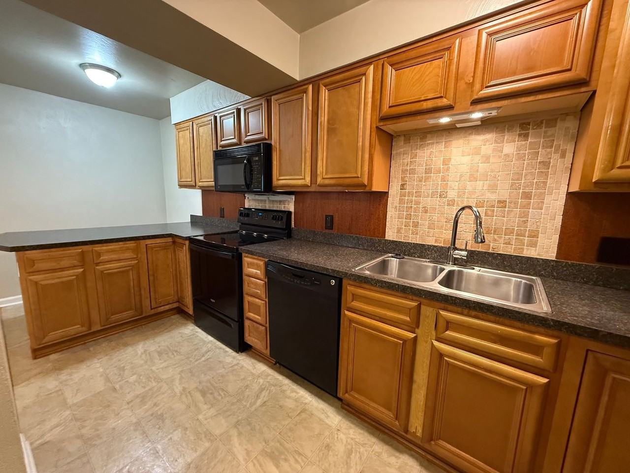 1730 Liberty Ln #14 - Photo 6 of 11