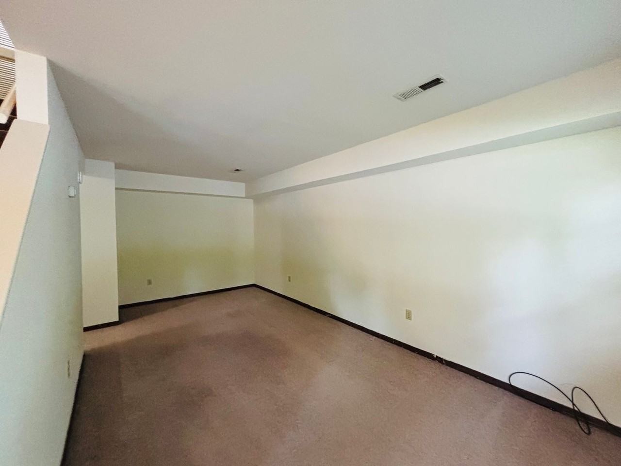 327 Charles St - Photo 4 of 16