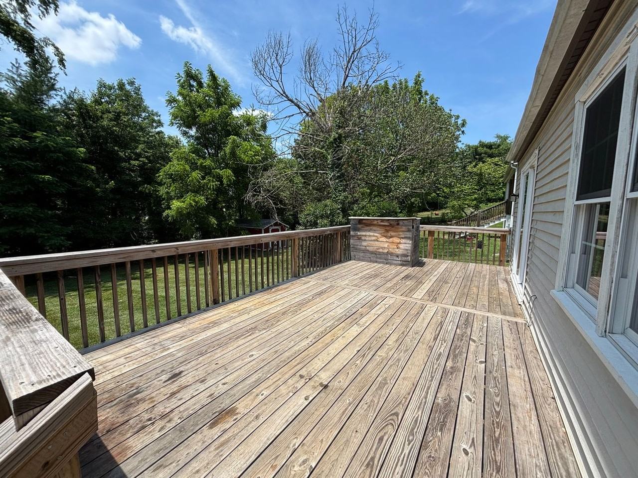 1009 Montgomery St - Photo 5 of 28