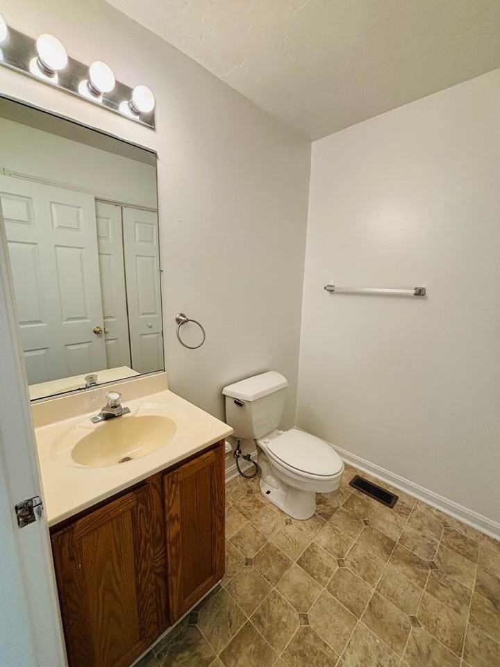 902 Kabrich St #2 - Photo 7 of 16