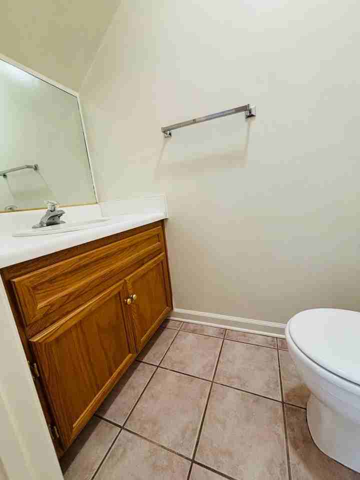 715 E Main St - Photo 5 of 20