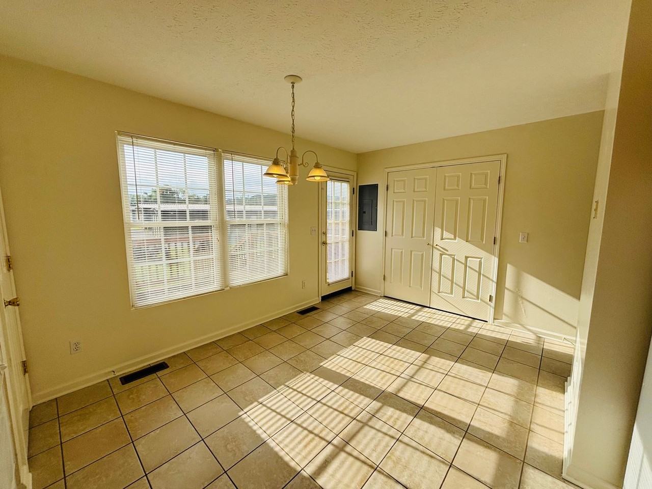 724 Park St - Photo 6 of 15