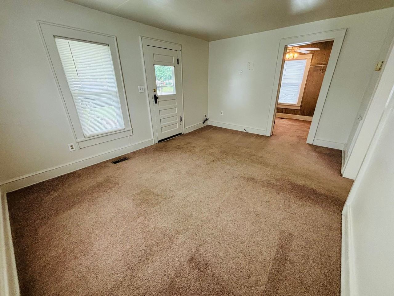 116 Lester St - Photo 2 of 14
