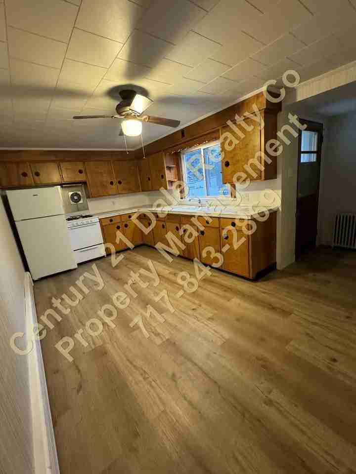 636 Dallas St - Photo 3 of 13