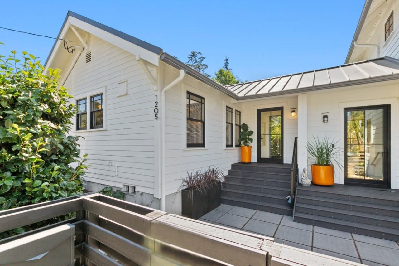 1205 Ne 91st St - Photo 2 of 31