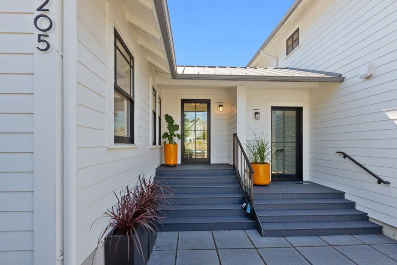 1205 Ne 91st St - Photo 3 of 31