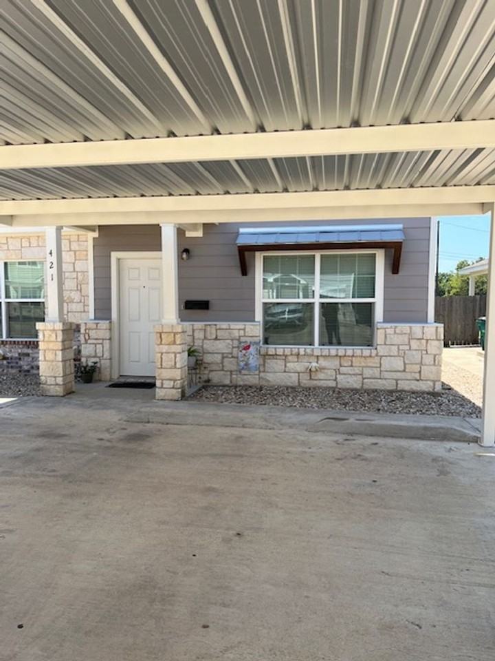 423 Spring St - Photo 3 of 22