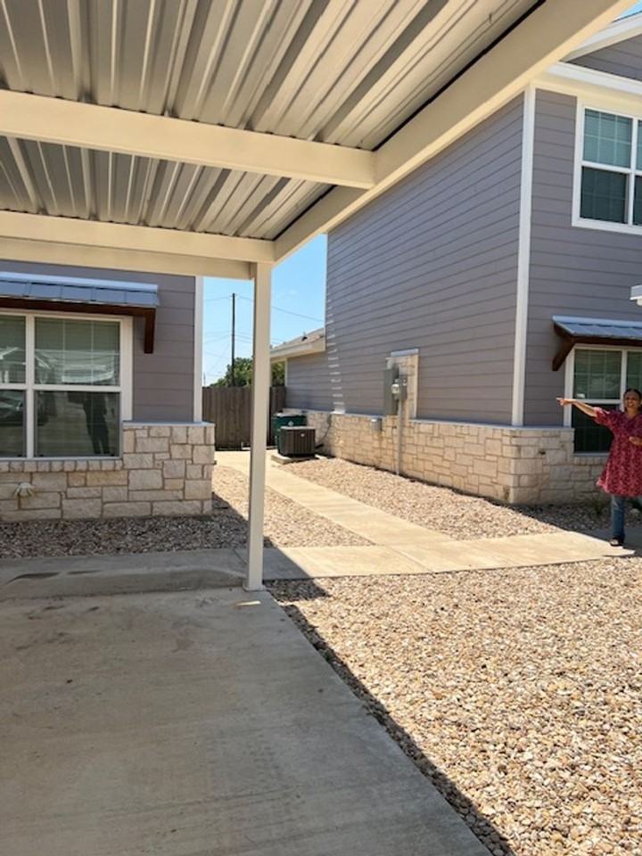 423 Spring St - Photo 4 of 22