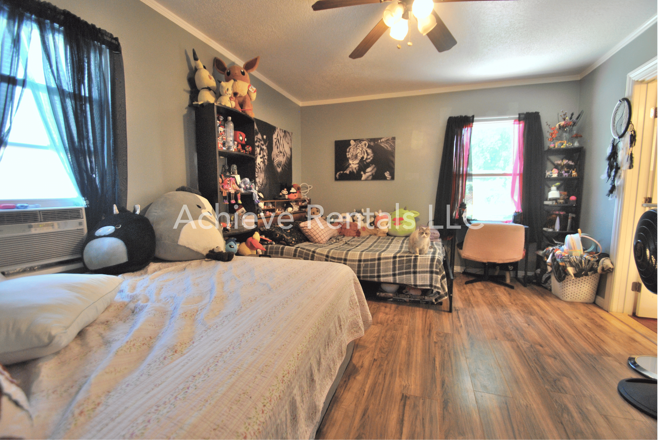 328 N 200 W - Photo 7 of 10