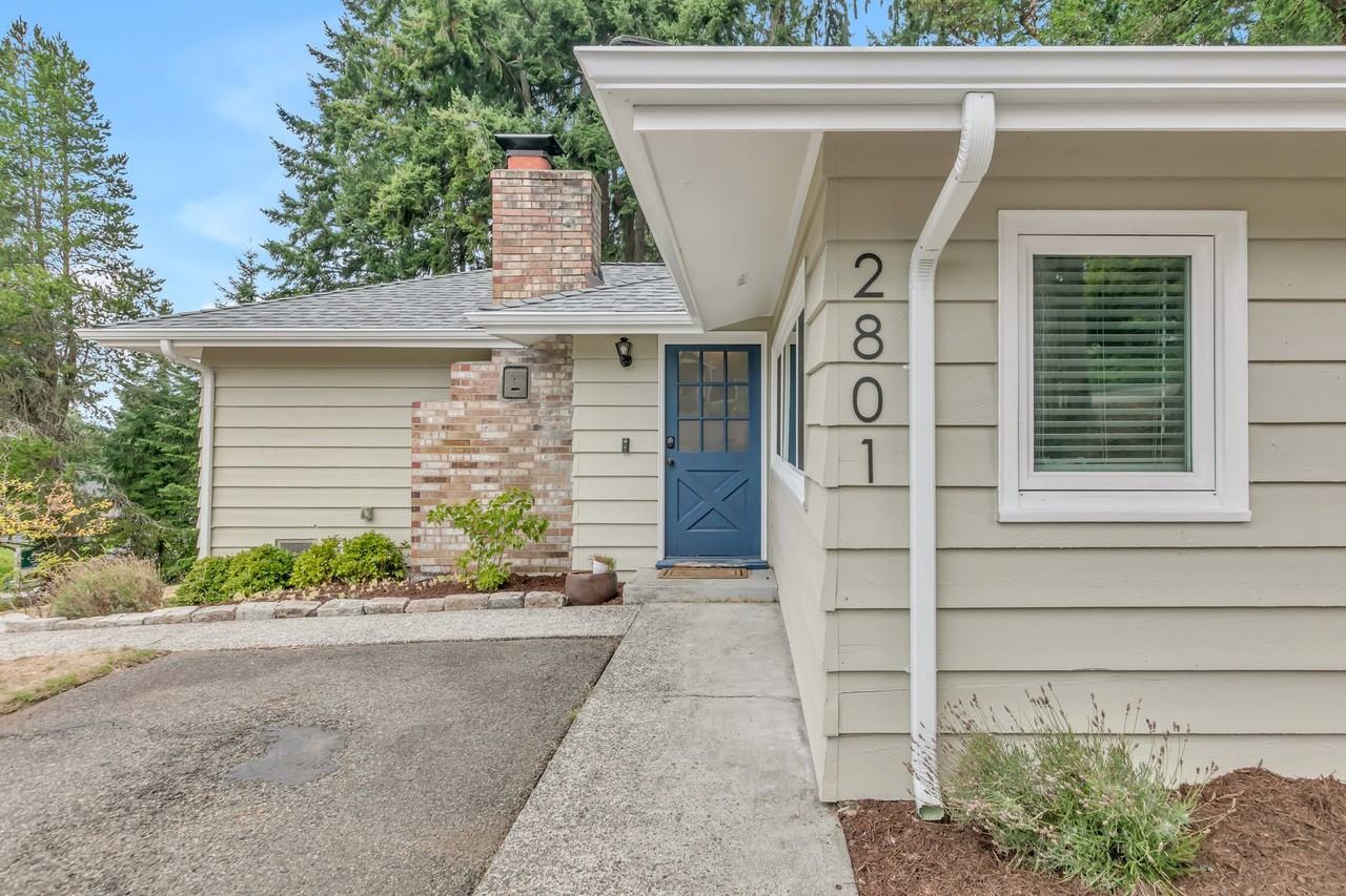 2801 Marietta St - Photo 2 of 25