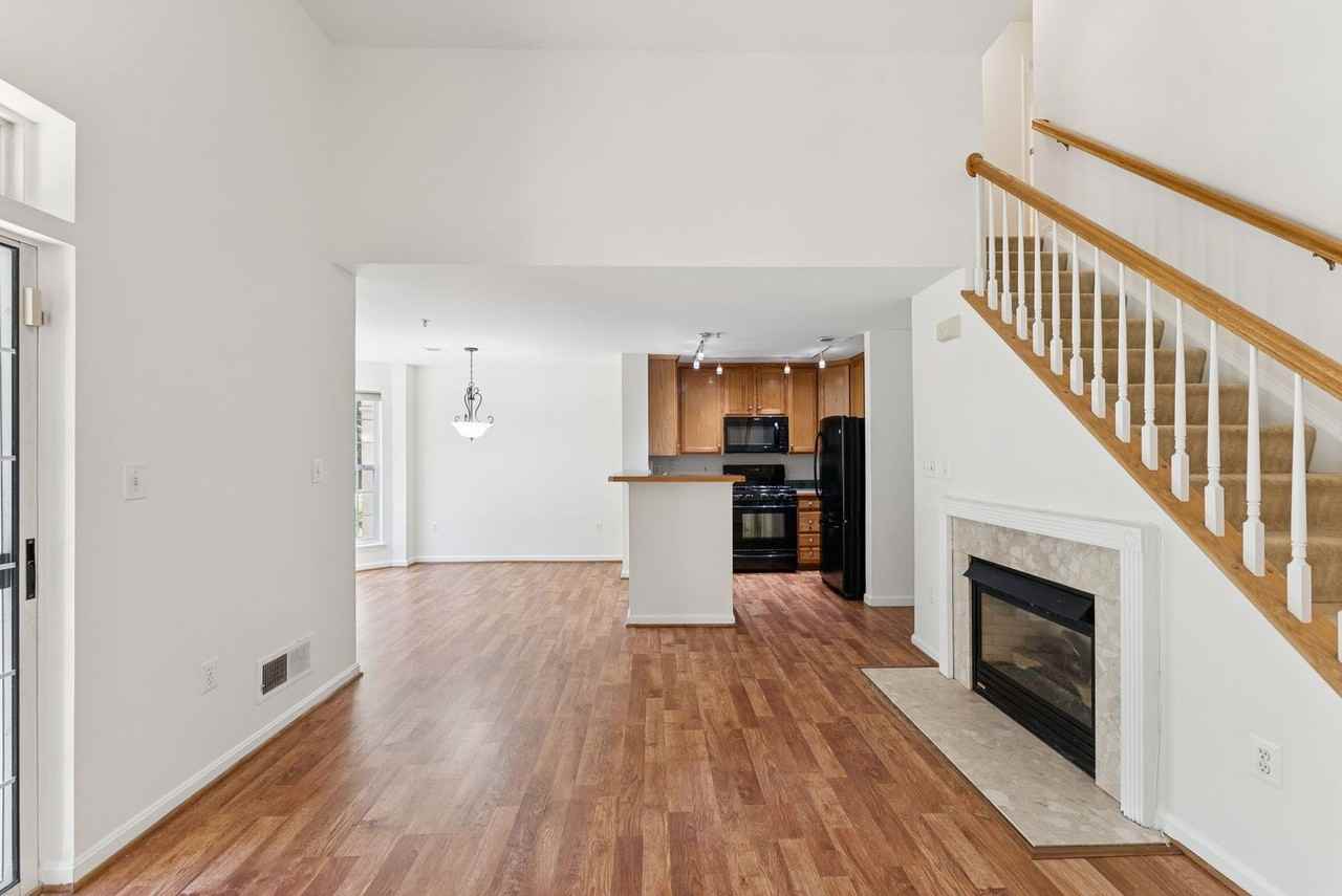11892 Breton Ct #7A - Photo 6 of 25