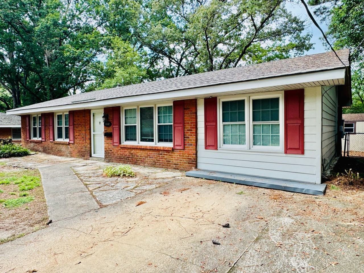 1142 Beth Manor Dr - Photo 2 of 28