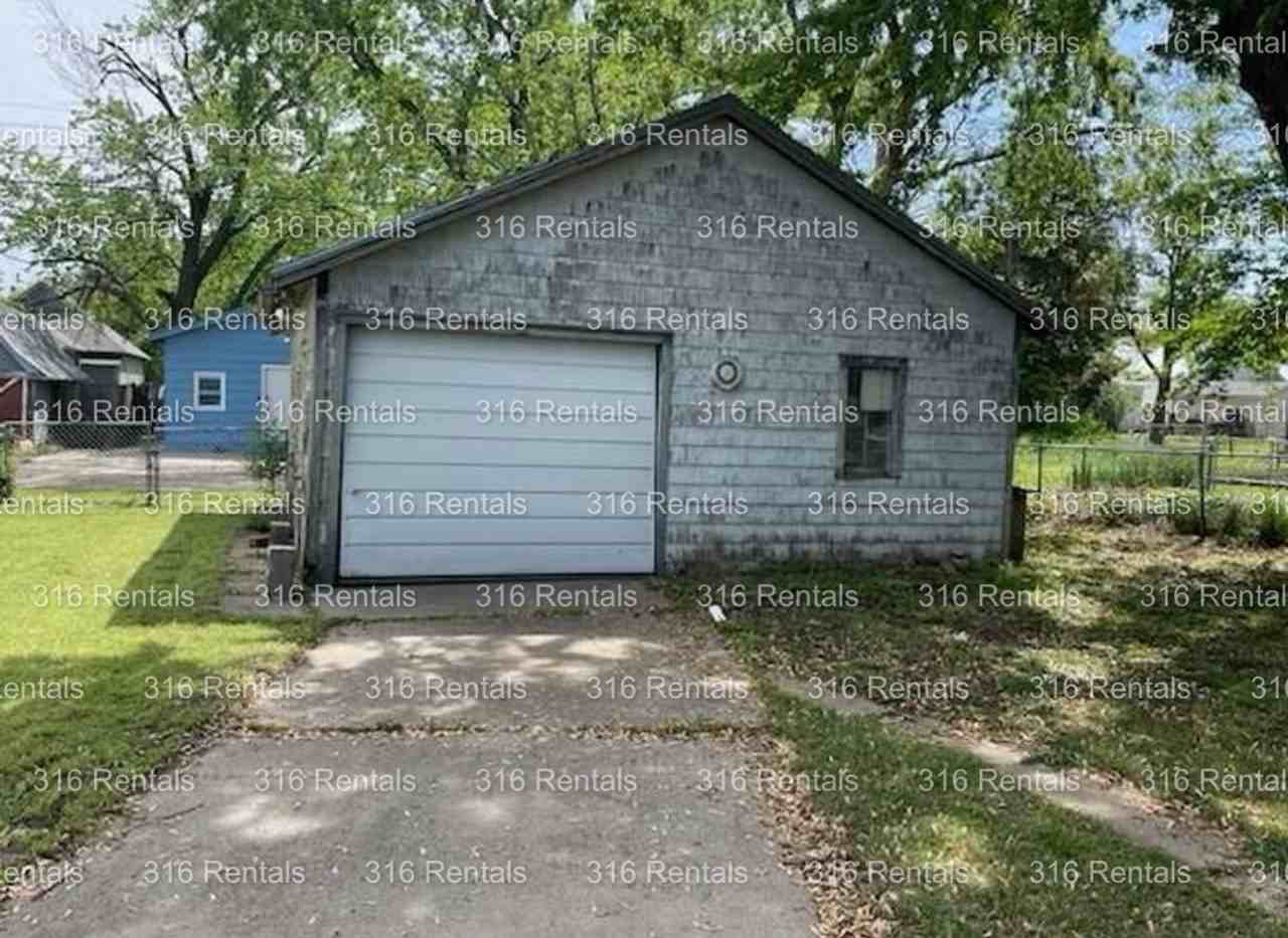 425 E 3rd St - Photo 2 of 12