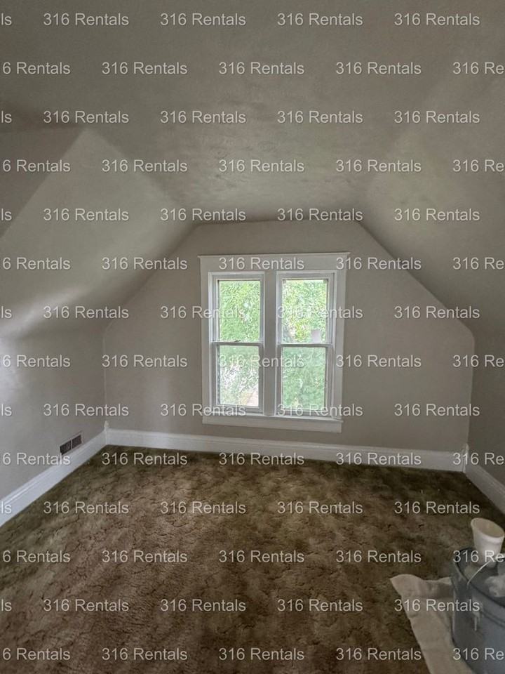 425 E 3rd St - Photo 7 of 12