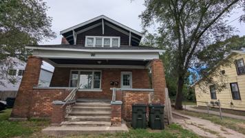 featured image of 174 E Isabella Ave