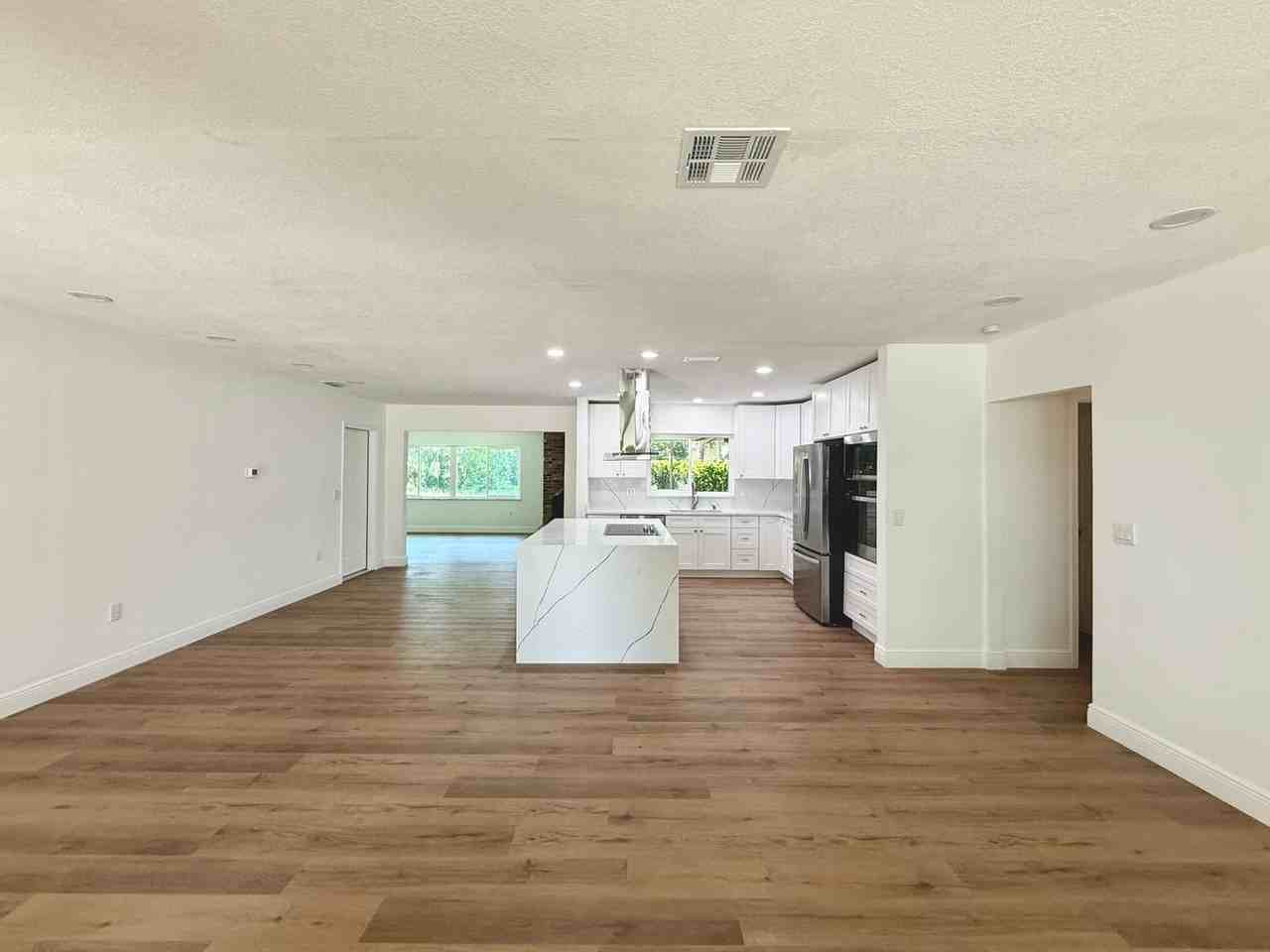 346 Suwanee Ave - Photo 3 of 19