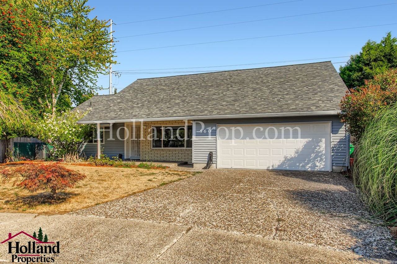 560 Sw 191st Ave - Photo 2 of 32