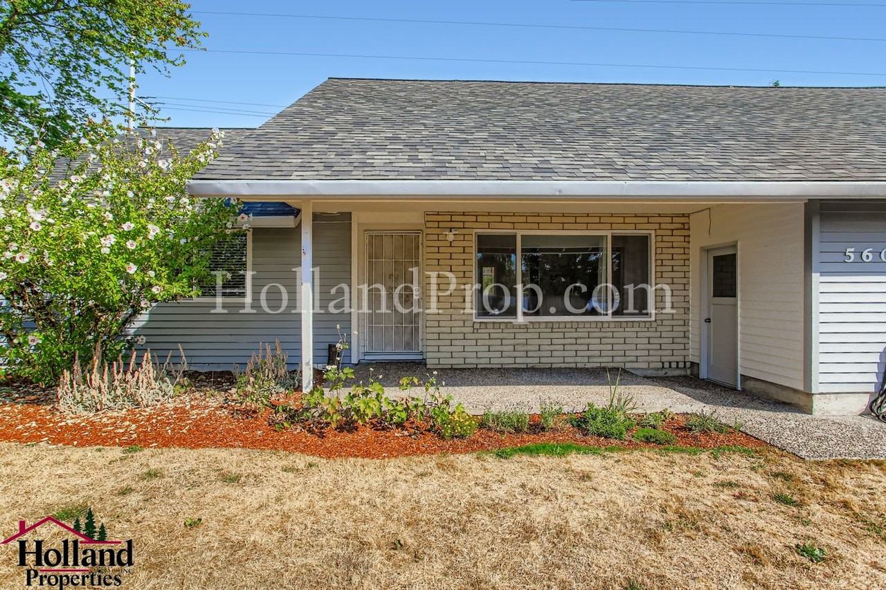 560 Sw 191st Ave - Photo 3 of 32