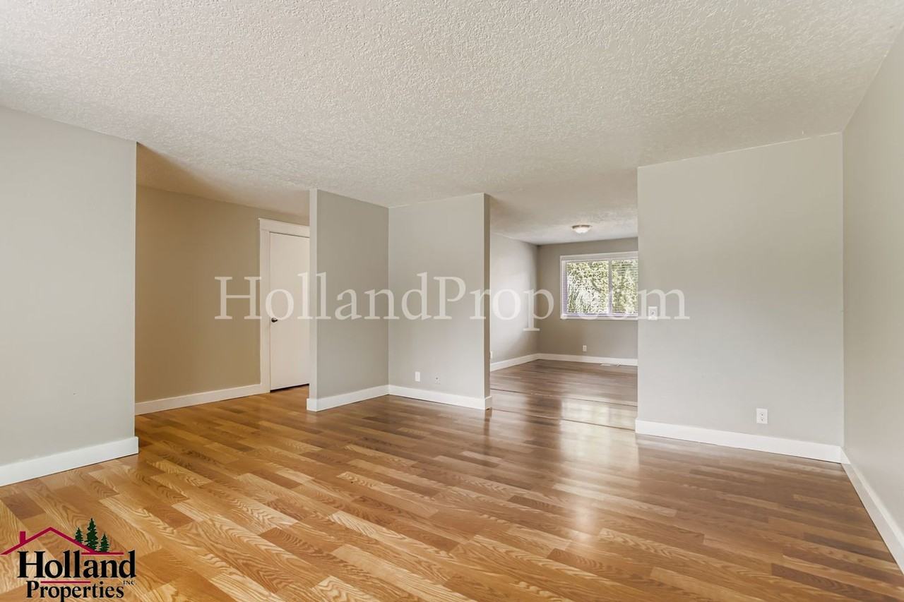 560 Sw 191st Ave - Photo 5 of 32