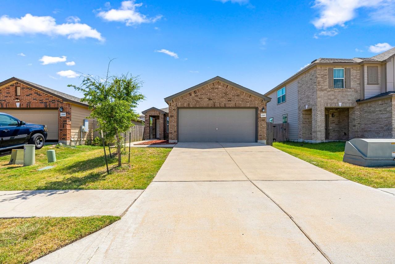 13505 Virtue St - Photo 2 of 20