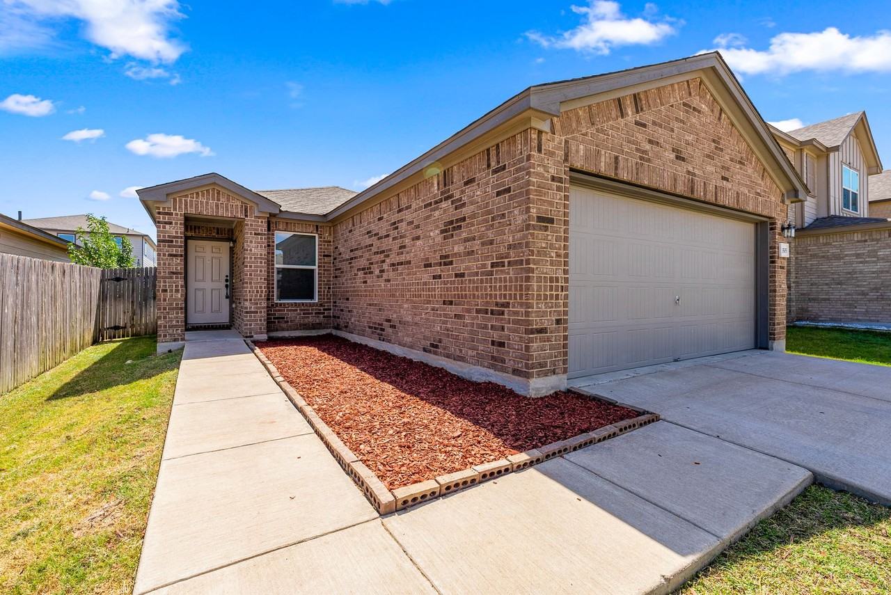 13505 Virtue St - Photo 3 of 20