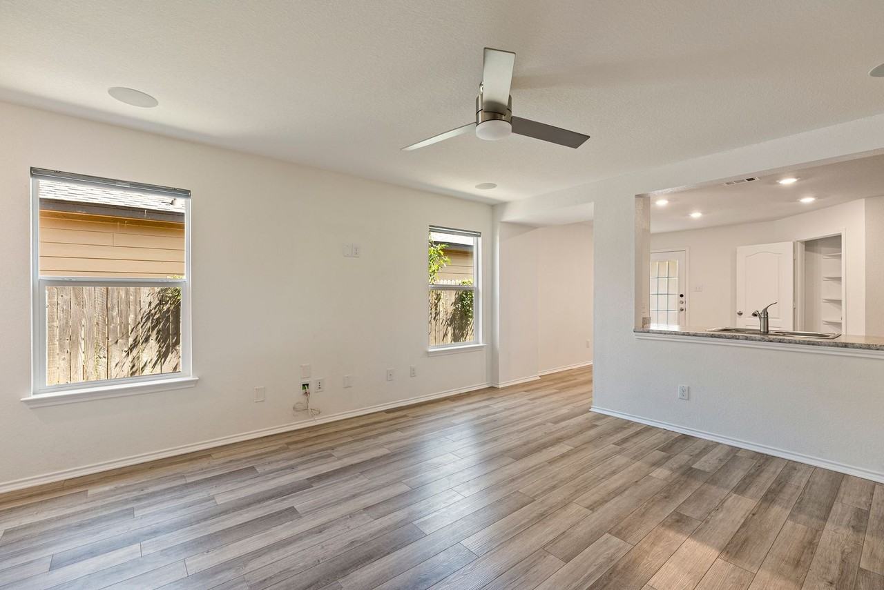 13505 Virtue St - Photo 5 of 20