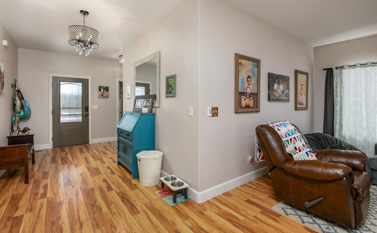 404 Settler Dr - Photo 5 of 24