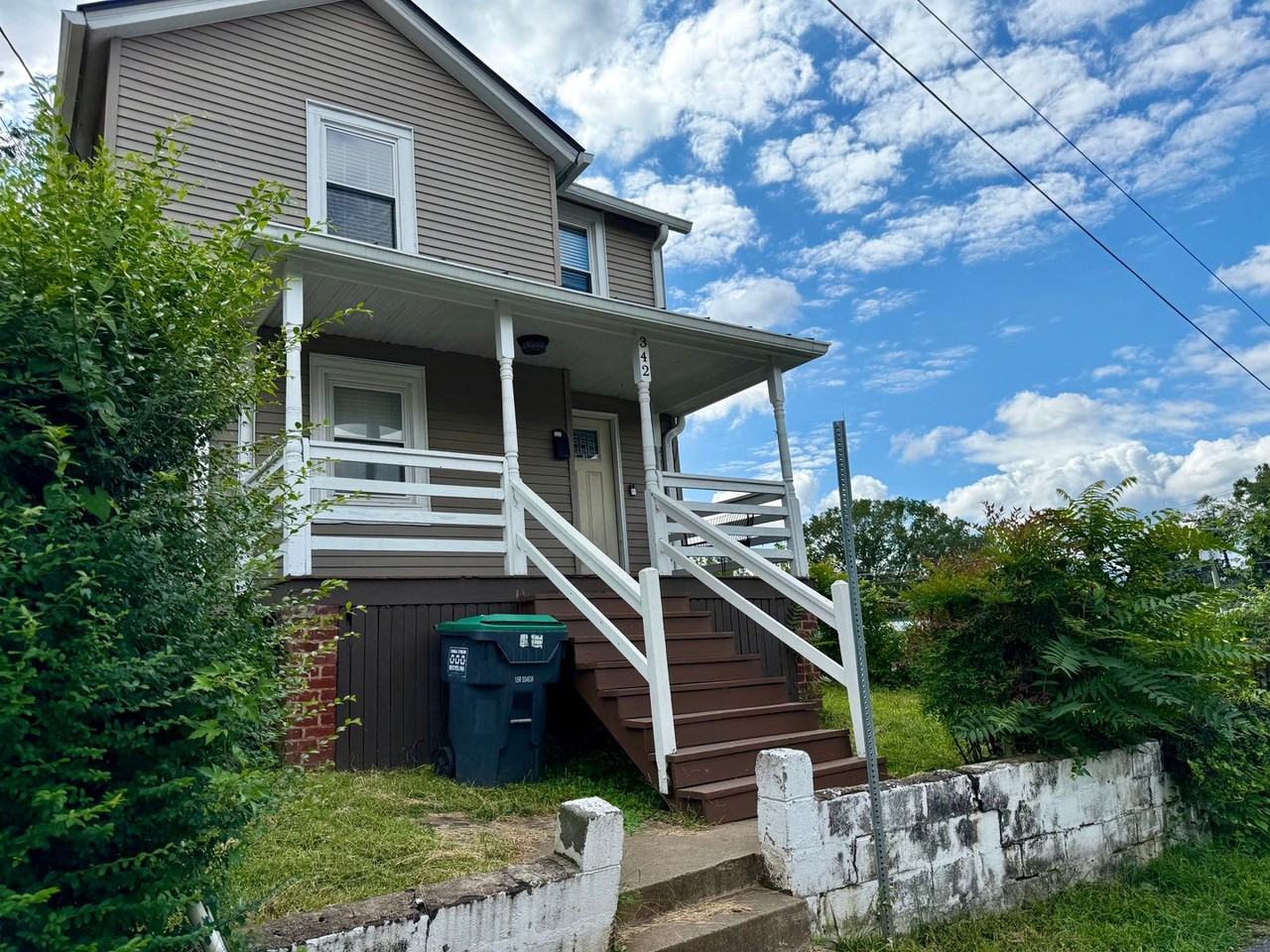 342 6 1/2 Street Southwest ##Sw - Photo 2 of 28