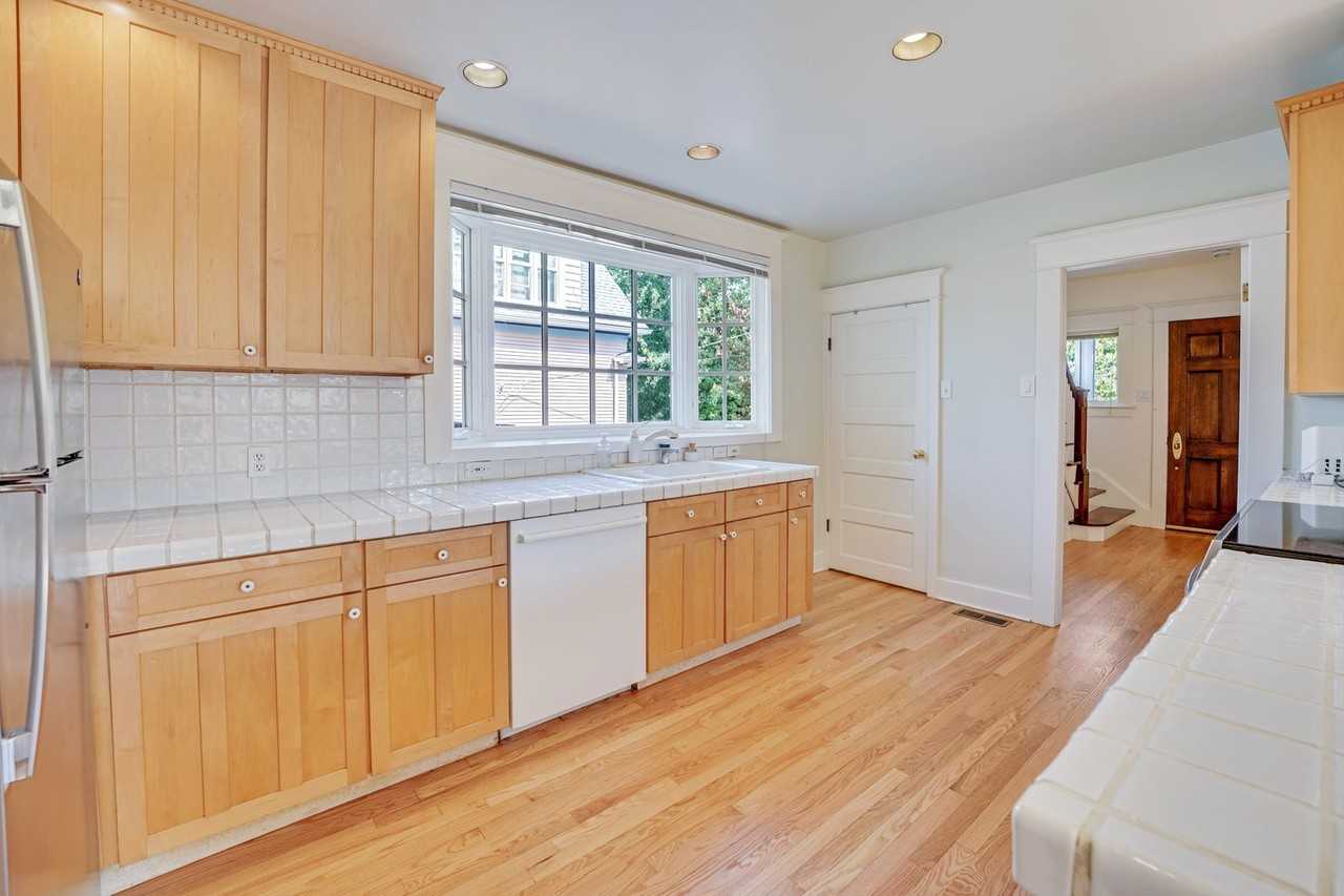 2017 2nd Ave N - Photo 4 of 15