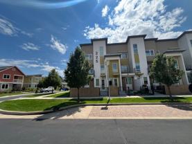 225 Green Leaf St - Photo 1 of 1
