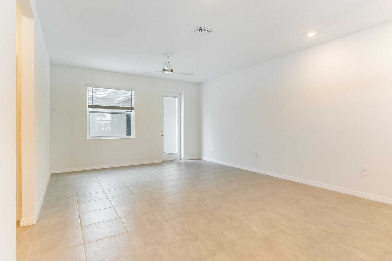 1929 Transom Ln - Photo 2 of 36