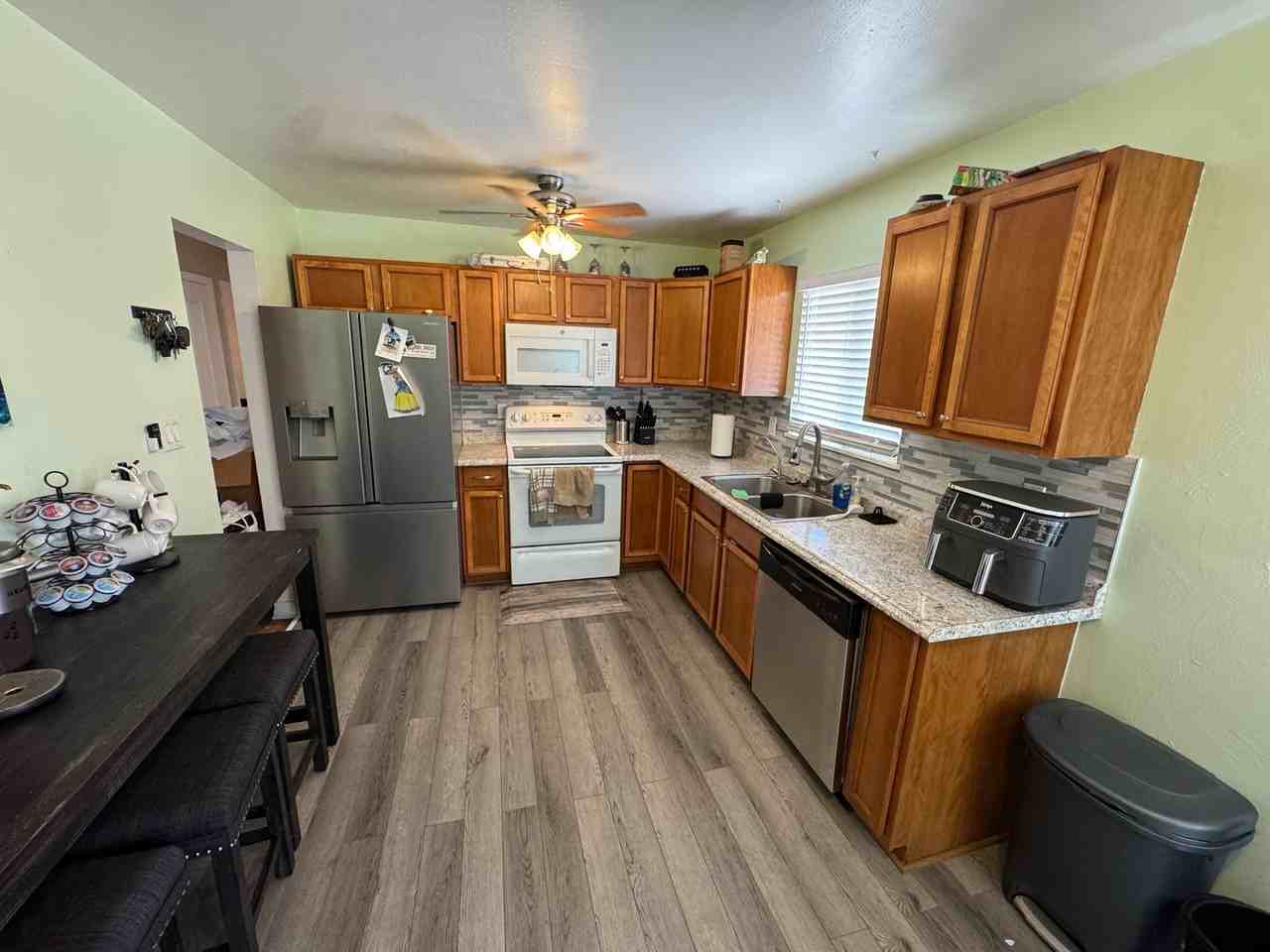 1118 Maxwell St - Photo 3 of 21