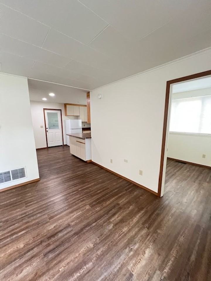 1910 1st St - Photo 3 of 16