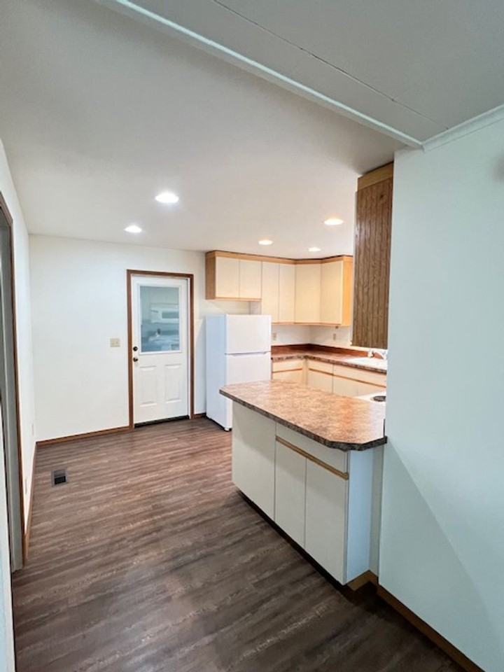 1910 1st St - Photo 4 of 16