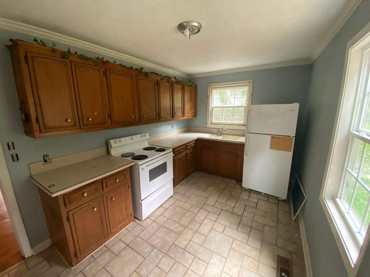 2818 Gordy Rd - Photo 4 of 7