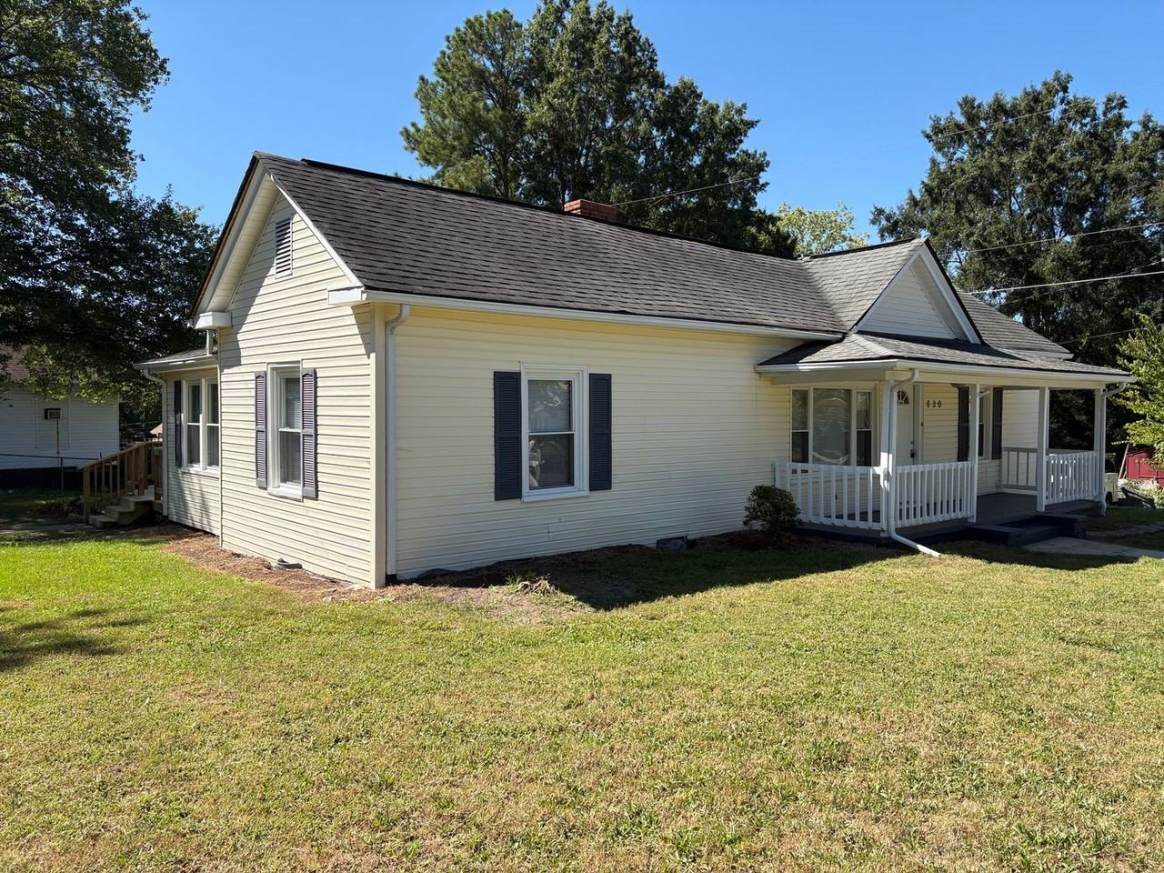 630 Morehead St - Photo 2 of 18