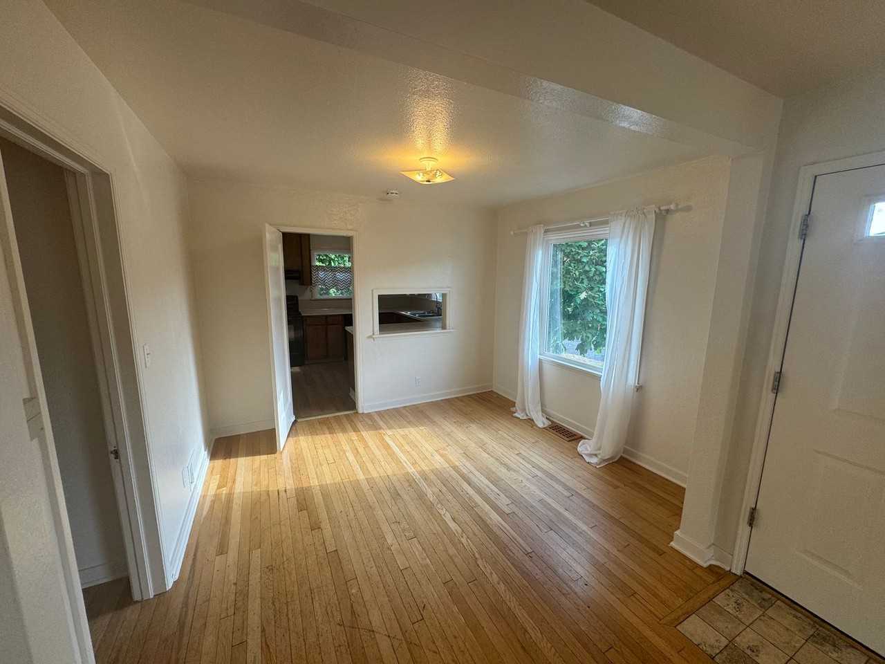 412 Northwest 27th Street - Photo 3 of 20